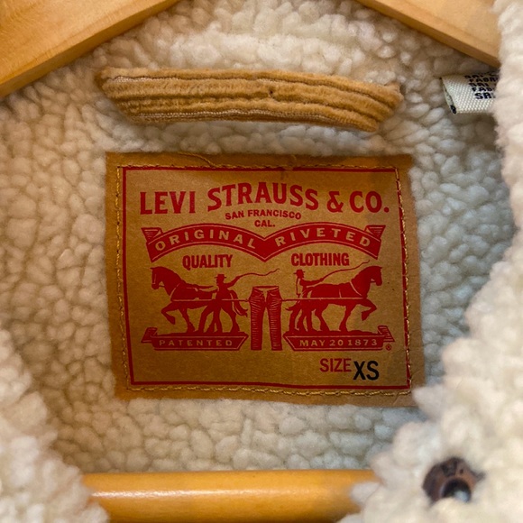 NWOT Levi’s Sherpa corduroy jacket - Picture 3 of 4